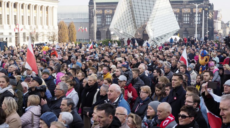 11 listopada: Tłumy poznaniaków w centrum miasta - zdjęcia