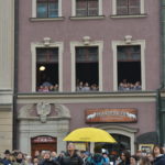Prezydenci rozdawali flagi mieszkańcom Poznania - zdjęcia