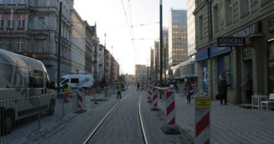 Poznań: Uszkodzenie torowiska na Al. Marcinkowskiego – zmiany tras tramwajów!