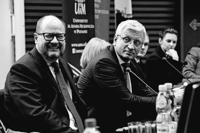 Prezydent Paweł Adamowicz w towarzystwie Jacka Jaśkowiaka