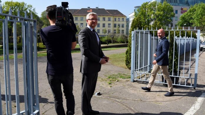 przejście przez drugi dziedziniec