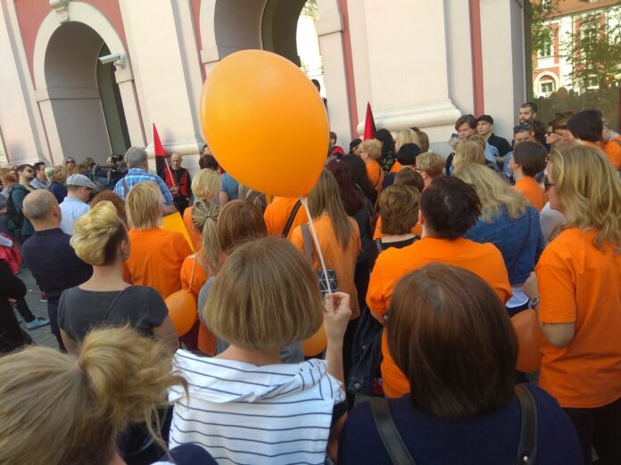 spacer nauczycieli