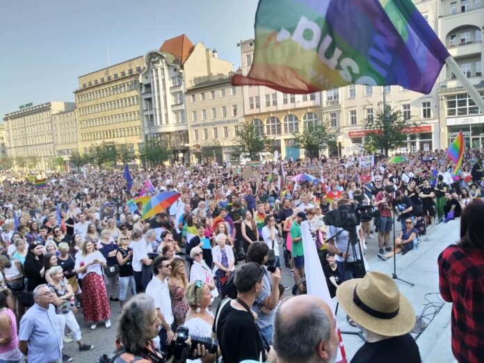 manifestacja poparcia dla osób LGBT fot. Karolina Adamska