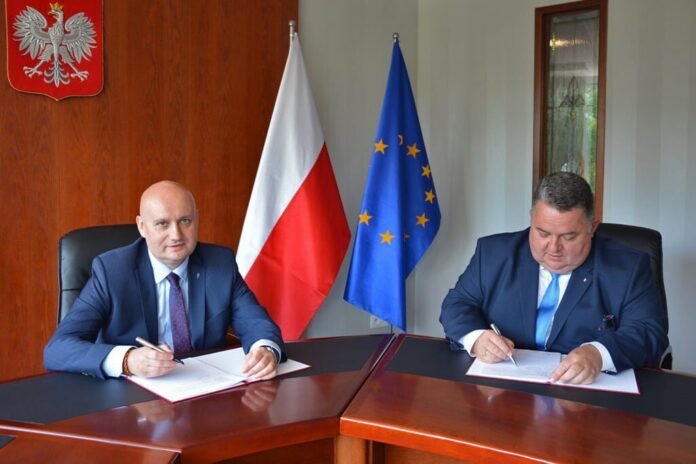 Pniewy umowa fot. mat. pras.
