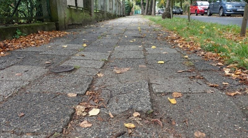 Poznań: Zaczyna się remont chodników na Bluszczowej