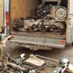 Poznań: Szukali sprawcy kolizji, a znaleźli... kradzione części samochodowe