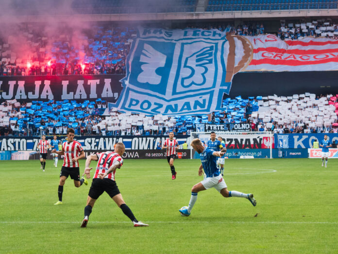 Lech - Cracovia fot. Wojtek Lesiewicz (16)
