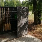 Poznań: Na cmentarzach ruszyły wypożyczalnie sprzętu ogrodniczego