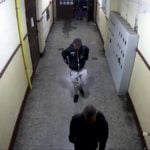 Poznań: Pobicie na Jeżycach. Policja przewidziała nagrodę za pomoc w ustaleniu tożsamości sprawców