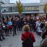 Protest przed biurem PiS. Kretkowska: "Fanatyzm napędza brak reakcji"