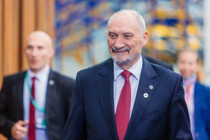 Antoni Macierewicz fot. Arno Mikkor