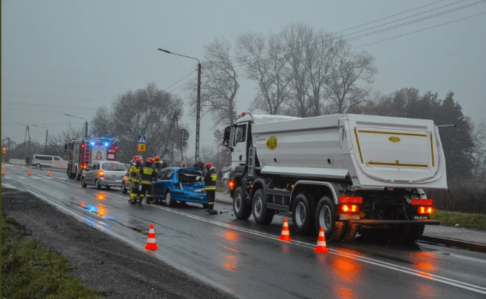 wypadek fot. twitter Jarocin112 - Ratownictwo Powiatu Jarocińskiego