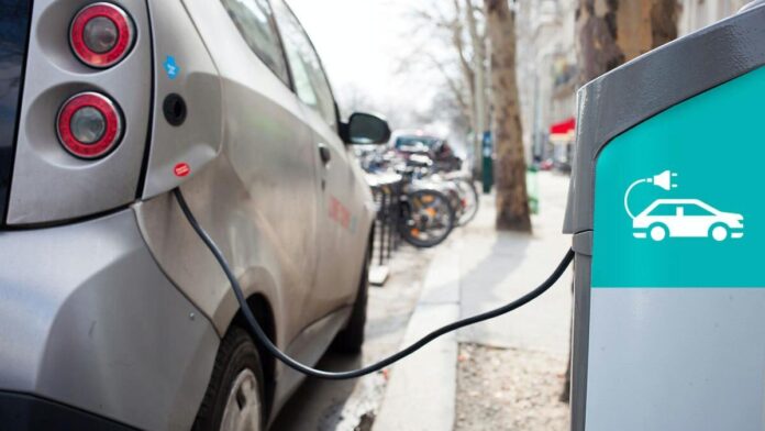 ładowarka elektryczna fot. UMP