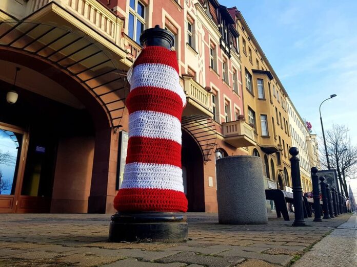 Powstańczy hydrant w ramach akcji Przypnij Kokardę fot. ROJ
