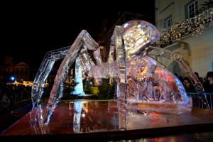 Poznań Ice Festival. Zwyciężyła rzeźba... pająka