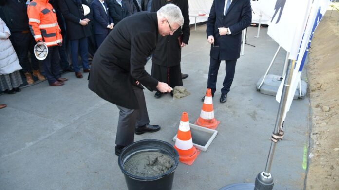 Bridgestone 4 fot. UMP