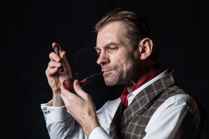 Sherlock Holmes fot. Teatr U Przyjaciół