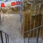 Poznań: Archeolodzy odkryli mur kolegiaty! I inne skarby...