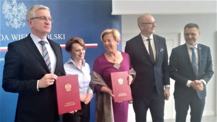 Podpisanie listu w sprawie dworca 7