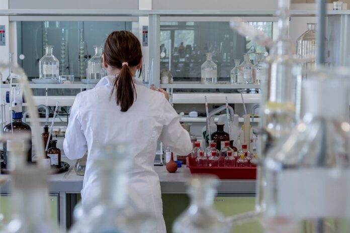 szpital laboratorium 1 fot. pixabay