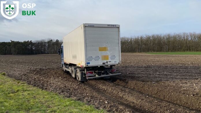 wypadek A2 fot. OSP Buk 3