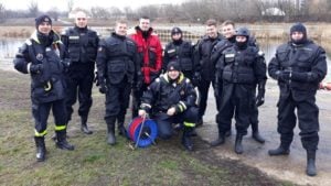 Poznań: Strażacy i policjanci ćwiczyli na Warcie