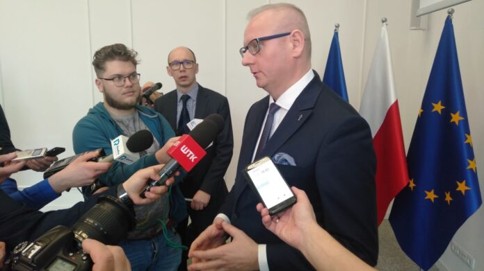 wojewoda Łukasz Mikołajczyk