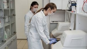 Poznań: PZH uznał poznański test na koronawirusa za stuprocentowo skuteczny!
