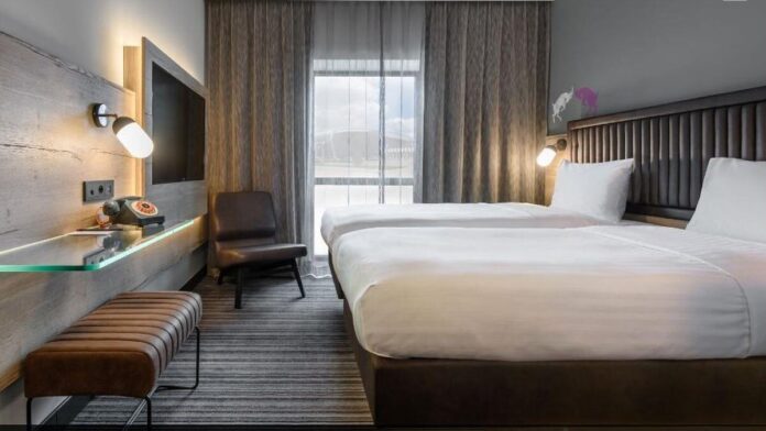 pokój w hotelu Moxy fot. lotnisko Ławica