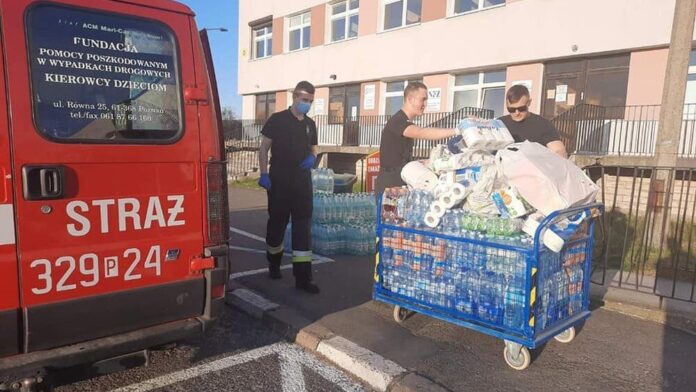pomoc dla szpitala fot. OSP Kostrzyn