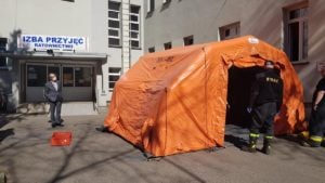 Wyrzysk: Przed szpitalem powstał namiot
