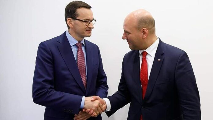 Szymon Szynkowski vel Sęk i Mateusz Morawiecki fot. FB