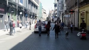 Poznań: Kolejki i radiowóz, czyli zakupy w czasach zarazy