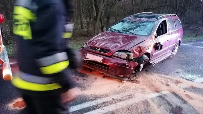wypadek fot. OSP Dąbrówka Leśna