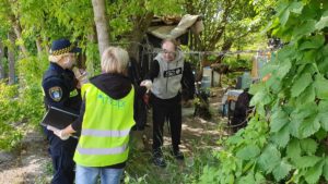 Poznań: Strażnicy miejscy odwiedzili bezdomnych. Z powodu koronawirusa