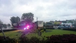 Kalisz: Przejechał ciężarówką przez środek skrzyżowania i uderzył w dom