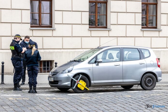 Straż Miejska SM blokada Marcinkowskiego mandat fot. Sławek Wąchała
