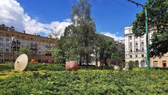 UAP na placu Cyryla Ratajskiego 2 fot. UMP