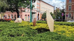 Poznań: Na placu Cyryla są nowe rzeźby