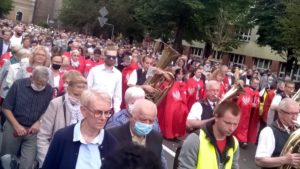 Poznań: Około 1500 osób wzięło udział w procesji Bożego Ciała