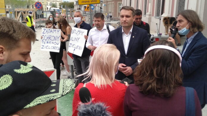 demonstracja w sprawie drzew 1