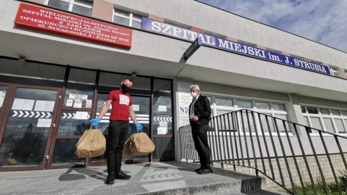 obiady dla szpitala im. Strusia fot. ZT