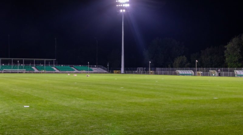 Warta Poznań - sztuczne oświetlenie na stadionie fot. Sławek Wąchała