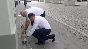Poznań: Lewica zapaliła znicz dla George'a Floyda
