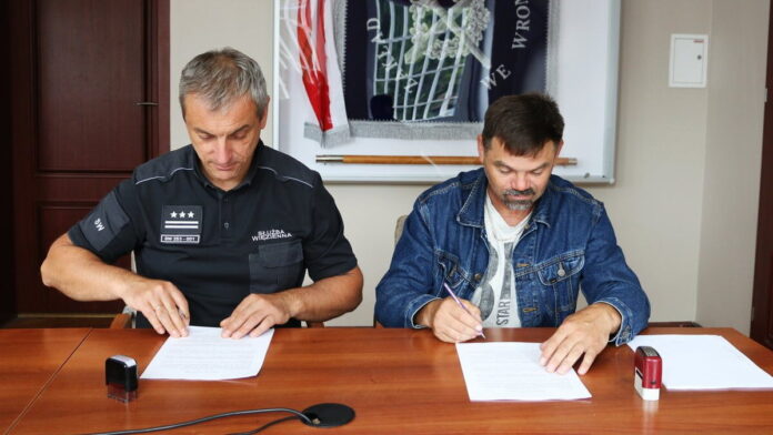 podpisanie umowy fot. ZK Wronki