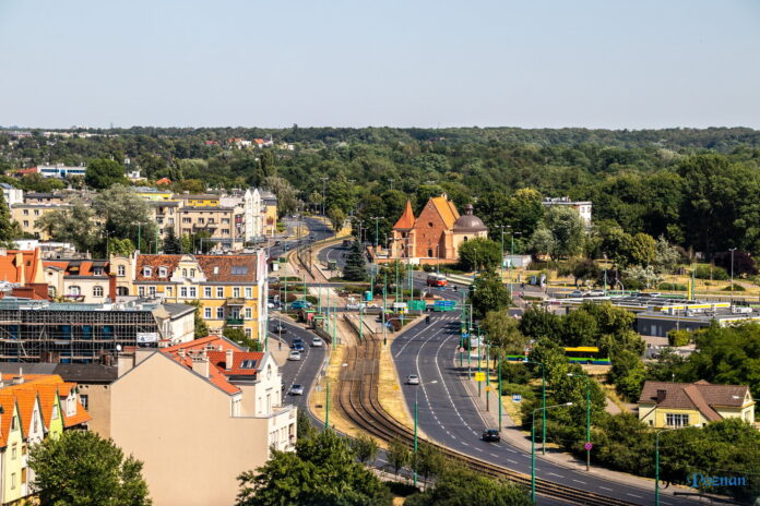 Poznań z wieży Katedry 2019 fot. Sławek Wąchała widok na rondo śródka panorama