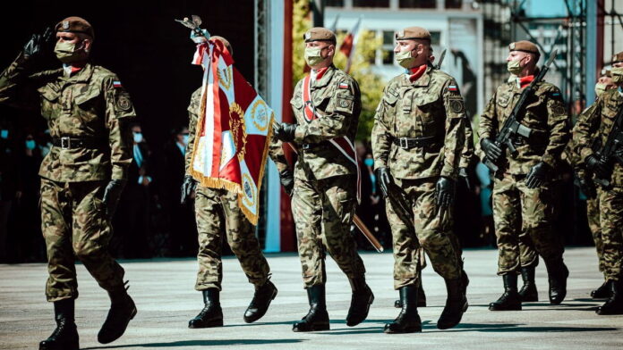 Kompania honorowa 12 Wielkopolskiej brygady WOT fot. DWOT