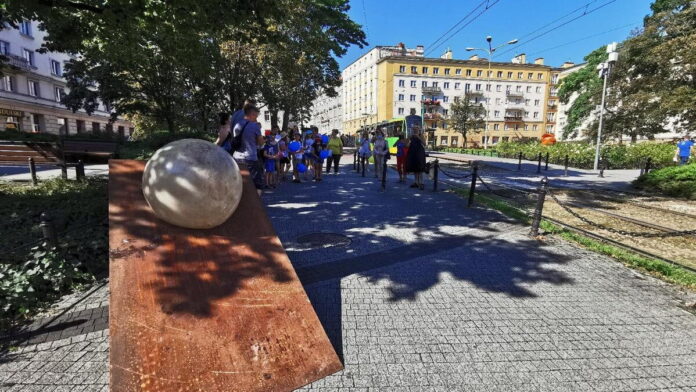 nowa rzeźba, plac Cyryla Ratajskiego fot. UMP