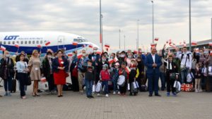 Poznań: Kolejni repatrianci przylecieli na Ławicę