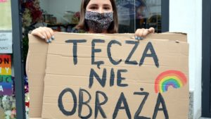 Poznań: Tysiące osób broniło tęczy